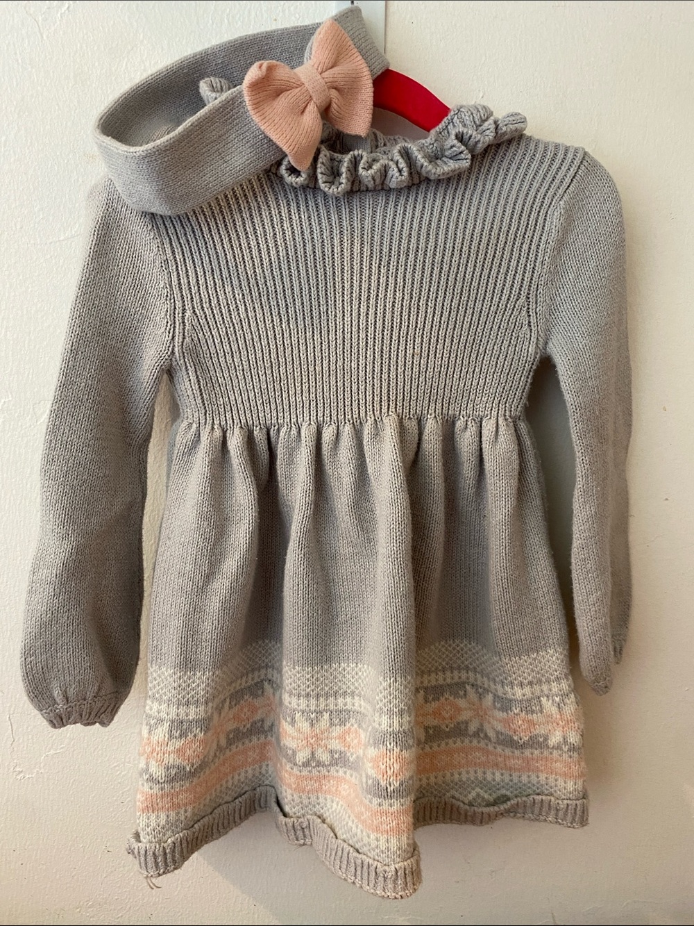 Tahari Baby Gray Knit Sweater with Red Lining Accent